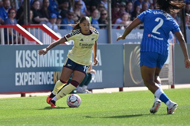 CRAWLEY, ENGLAND - SEPTEMBER 06: Olivia Smith of Arsenal in action during the Barclays Women s Super League match between Brighton & Hove Albion and Arsenal at Broadfield Stadium on September 06, 2026 in Crawley, England. Copyright: xYaroslavxDunkax xSPPx Sportspressphoto_SPR224627