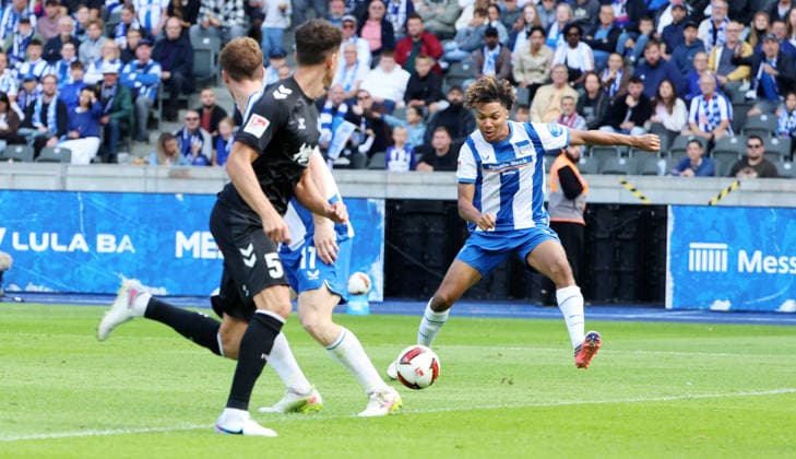 Oluwaseun Adewumi erzielt das Tor zum 2:1 Zweikampf Spielszene Aktion Fußball Fussball DFL 2. Bundesliga Herren 4. Spieltag Saison 2026 2027 06.09.2026 Hertha BSC Berlin vs. 1.FC Magdeburg FCM DFL regulations prohibit any use of photographs as image sequences and or quasi-video *** Oluwaseun Adewumi scores the goal to make it 2-1. Tackle. Game highlight. Action. Sports. Soccer. DFL 2. Bundesliga. Men s. Matchday 4. 2026-2027 season. June 9, 2026. Hertha BSC Berlin vs. 1. FC Magdeburg FCM DFL regulations prohibit any use of photographs as image sequences and or quasi-video