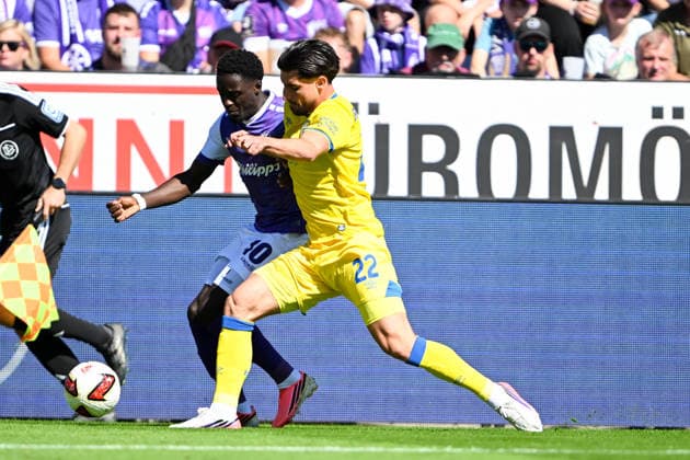 2. Bundesliga - 26 27 - VfL Osnabrück - Eintracht Braunschweig am 06.09.2026 an der Bremer Brücke in Osnabrück Ismail Badjie (Osnabrueck) im Zweikampf gegen Fabio Di Michele Sanchez (Braunschweig) *** 2. Bundesliga, Matchday 26, 27: VfL Osnabrück vs. Eintracht Braunschweig on September 6, 2026, at the Bremer Brücke in Osnabrück; Ismail Badjie (Osnabrück) in a tackle against Fabio Di Michele Sanchez (Braunschweig) MT