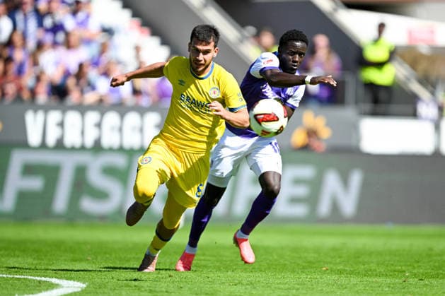 2. Bundesliga - 26 27 - VfL Osnabrück - Eintracht Braunschweig am 06.09.2026 an der Bremer Brücke in Osnabrück Ismail Badjie (Osnabrueck) im Zweikampf gegen Mehmet AydÄ±n (Braunschweig) *** 2. Bundesliga 26 27 VfL Osnabrück vs. Eintracht Braunschweig on September 6, 2026, at Bremer Brücke in Osnabrück; Ismail Badjie of Osnabrück in a tackle against Mehmet Aydin of Braunschweig MT