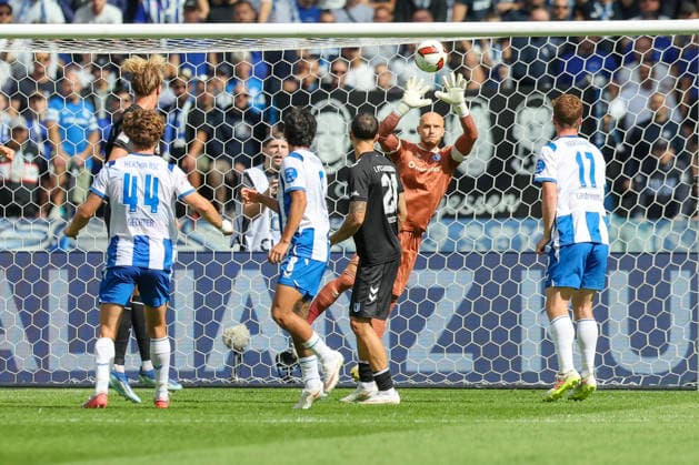 06.09.2026, xtgx, Fussball - 2.Bundesliga Hertha BSC Berlin - 1.FC Magdeburg emspor, v.l. Dominik Reimann (Magdeburg, 1) Parade, haelt den Ball, faengt den Ball, pariert (DFL DFB REGULATIONS PROHIBIT ANY USE OF PHOTOGRAPHS as IMAGE SEQUENCES and or QUASI-VIDEO) Berlin *** September 6, 2026, xtgx, Soccer, 2. Bundesliga, Hertha BSC Berlin 1 FC Magdeburg, emspor, from left: Dominik Reimann (Magdeburg), 1 save, holds the ball, catches the ball, blocks the shot DFL DFB REGULATIONS PROHIBIT ANY USE OF PHOTOGRAPHS as IMAGE SEQUENCES and or QUASI-VIDEO Berlin