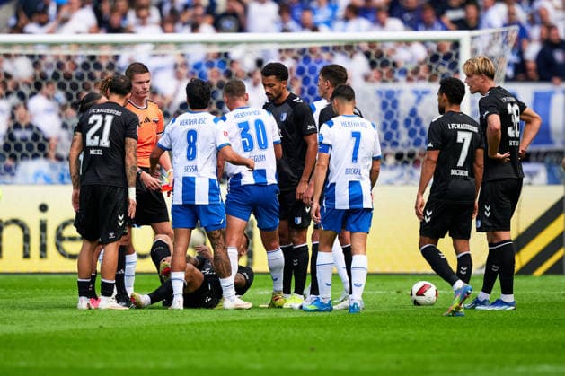 Gelb Rot fuer Paul Seguin (Hertha BSC, 30), GER, Hertha BSC vs. 1. FC Magdeburg, 2. Bundesliga, Saison 2026 2027, 04. Spieltag, 06.09.2026 (DFL REGULATIONS PROHIBIT ANY USE OF PHOTOGRAPHS AS IMAGE SEQUENCES AND OR QUASI - VIDEO). GER, Hertha BSC vs. 1. FC Magdeburg, 2. Bundesliga, Saison 2026 2027, 04. Spieltag, 06.09.2026 Berlin *** Yellow-Red Card for Paul Seguin (Hertha BSC), 30, GER, Hertha BSC vs. 1. FC Magdeburg, 2. Bundesliga, 2026–2027 Season, Matchday 4, September 6, 2026 DFL regulations prohibit any use of photographs as image sequences and or quasi-video GER, Hertha BSC vs. 1 FC Magdeburg, 2. Bundesliga, 2026–2027 season, Matchday 4, September 6, 2026, Berlin Copyright: xClaudiusxRauch,xEibner-Pressefotox xClaudiusxRauchx EP_CRH