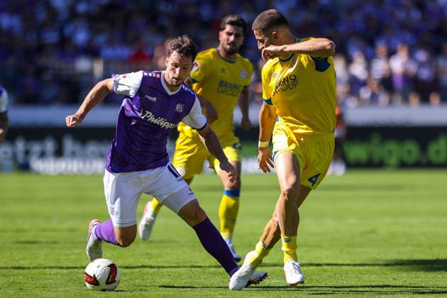 2026.09.06, xkwix, Fußball, 2.Liga, VfL Osnabrück - Eintracht Braunschweig, Stadion an der Bremer Brücke, 4.Spieltag, Saison 2026 2027: Robin Meissner (VfL Osnabrueck 11) im Zweikampf gegen Andi Hoti (Eintracht Braunschweig 4) DFB regulations prohibit any use of photographs as image sequences and or quasi-video. Photo: xKamilxWilkowskixPressefotoKochx Niedersachsen Deutschland *** September 6, 2026, xkwix, Soccer, 2nd Division, VfL Osnabrück vs. Eintracht Braunschweig, Stadion an der Bremer Brücke, Matchday 4, 2026–2027 season: Robin Meissner (VfL Osnabrück, No. 11) in a tackle against Andi Hoti (Eintracht Braunschweig, No. 4). DFB regulations prohibit any use of photographs as image sequences and or quasi-video. Photo: xKamilxWilkowskixPressefotoKochx Lower, Germany