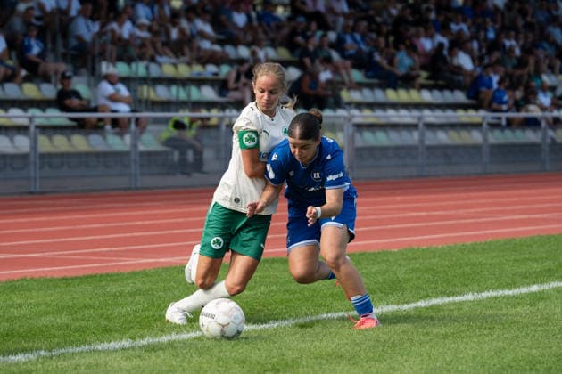 September 6, 2026, xjyhynx, Women s Regional League South, Matchday 2, Karlsruher SC vs. SpVgg Greuther Fürth, Jasmin Ittner 20, SpVgg Greuther Fürth in a duel with Selina Häfele 19, Karlsruher SC: DFL and DFB regulations prohibit any use of photographs as image sequences and or quasi-video. Karlsruhe