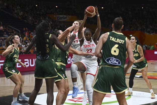 Turkiye v Australia - FIBA Women s Basketball World Cup BERLIN, GERMANY - SEPTEMBER 6: Turkiye s Kennedy Burke (22) in action during the FIBA 2026 Women s Basketball World Cup Group C match between Turkiye and Australia at Uber Arena in Berlin, Germany, on September 6, 2026. Halil Sagirkaya Anadolu Berlin Germany. Editorial use only. Please get in touch for any other usage.  Copyright: x2026xAnadoluxHalilxSagirkayax