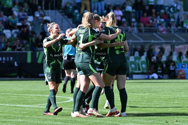 Fußball I Frauen I Saison 2026-2027 I Bundesliga I 3. Spieltag I VfL Wolfsburg - SV Werder Bremen I 06.09.2026 Torjubel Svenja Huth (10, VfL Wolfsburg) mit der Mannschaft Wolfsburg AOK Stadion Niedersachsen Deutschland *** Soccer I Women s Soccer I 2026–2027 Season I Bundesliga I Matchday 3 I VfL Wolfsburg vs. SV Werder Bremen I September 6, 2026 Svenja Huth celebrates a goal (No. 10), VfL Wolfsburg with the team at the AOK Stadium in Wolfsburg, Lower Saxony, Germany Copyright: xLobeca InesxHähnelx