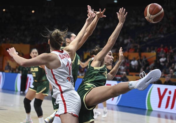 Turkiye v Australia - FIBA Women s Basketball World Cup BERLIN, GERMANY - SEPTEMBER 6: Players in action during the FIBA 2026 Women s Basketball World Cup Group C match between Turkiye and Australia at Uber Arena in Berlin, Germany, on September 6, 2026. Halil Sagirkaya Anadolu Berlin Germany. Editorial use only. Please get in touch for any other usage.  Copyright: x2026xAnadoluxHalilxSagirkayax