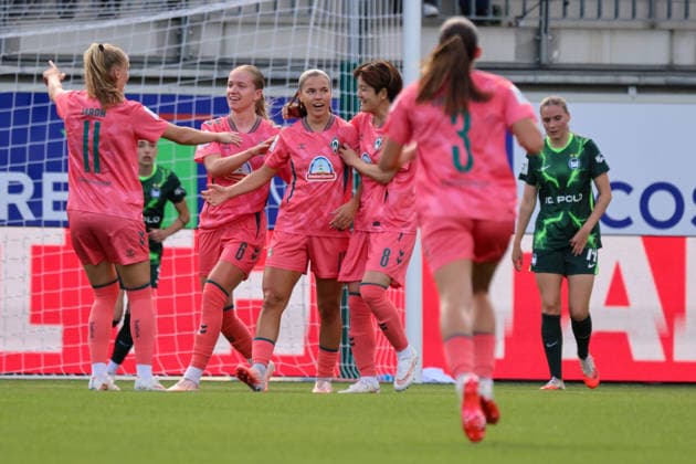 Wolfsburg, Deutschland: 06.09.2026 - 1. Frauenbundesliga - 3. Spieltag - VfL Wolfsburg Frauen vs. Werder Bremen Im Bild: v.li. die Dritte Torschützin Luna Vanzeir (Bremen) macht das Tor zum 1:0 für Bremen und jubelt mit ihren Mannschaftskolleginnen *** Wolfsburg, Germany, September 6, 2026, Women s Bundesliga, Matchday 3: VfL Wolfsburg Women vs. Werder Bremen. Pictured from left: Luna Vanzeir, Bremen s third goal scorer, scores the 1-0 goal for Bremen and celebrates with her teammates. Copyright: HMBxMedia MadeleinexFantini