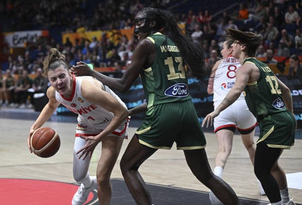Turkiye v Australia - FIBA Women s Basketball World Cup BERLIN, GERMANY - SEPTEMBER 6: Turkiye s Elif Istanbulluoglu (1) in action during the FIBA 2026 Women s Basketball World Cup Group C match between Turkiye and Australia at Uber Arena in Berlin, Germany, on September 6, 2026. Halil Sagirkaya Anadolu Berlin Germany. Editorial use only. Please get in touch for any other usage.  Copyright: x2026xAnadoluxHalilxSagirkayax