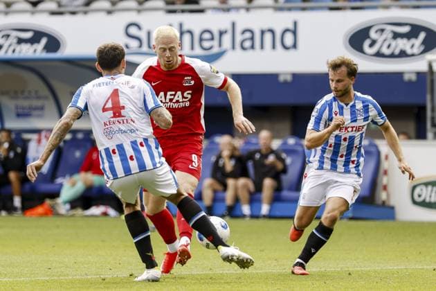 HEERENVEEN - (lr) Sam Kersten of SC Heerenveen, Mexx Meerdink of AZ Alkmaar and Dirk Proper of SC Heerenveen during the Dutch Eredivisie match between SC Heerenveen and AZ Alkmaar at the Abe Lenstra Stadium on September 6, 2026 in Heerenveen, the Netherlands. VINCENT JANNINK ANP 2026 27 2026 27 xVIxANPxSportx xxANPxIVx 567370217 originalFilename: 567370217.jpg