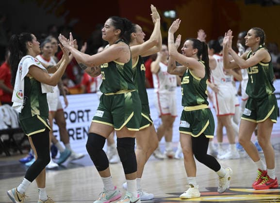 Turkiye v Australia - FIBA Women s Basketball World Cup BERLIN, GERMANY - SEPTEMBER 6: Players of Australia celebrate after winning the FIBA 2026 Women s Basketball World Cup Group C match between Turkiye and Australia at Uber Arena in Berlin, Germany, on September 6, 2026. Halil Sagirkaya Anadolu Berlin Germany. Editorial use only. Please get in touch for any other usage.  Copyright: x2026xAnadoluxHalilxSagirkayax