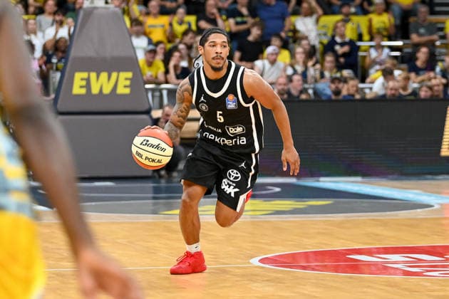 Zakai Zeigler, Veolia Towers Hamburg, 05 on the Ball: EWE Baskets Oldenburg vs. Veolia Towers Hamburg, Exhibition Game, 2026–2027 Season, September 6, 2026, EWE Baskets Oldenburg vs. Veolia Towers Hamburg, Exhibition Game, 2026–2027 Season, September 6, 2026, Oldenburg Copyright: xEibner-Pressefoto RobertxGertzenx EP_RGN