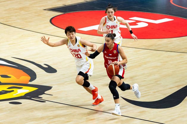 Eliska Joklova, Czech Republic, No. 10 dribbling against Yu Sun, China, No. 20, GER, China vs. Czech Republic, Basketball, FIBA Women’s World Cup 2026, Group Stage, Matchday 2, September 6, 2026, GER, China vs. Czech Republic, Basketball, 2026 FIBA Women’s World Cup, Group Stage, Matchday 2, September 6, 2026, Berlin Copyright: xEibner-Pressefoto MaxxVincenx EP_MVN