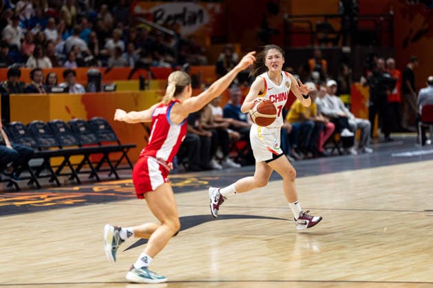 Manman Zhang (China), No. 1 dribbling, Katerina Zeithammerova (Czech Republic), No. 1, GER, China vs. Czech Republic, Basketball, 2026 FIBA Women s World Cup, Group Stage, Matchday 2, September 6, 2026, GER, China vs. Czech Republic, Basketball, 2026 FIBA Women’s World Cup, Group Stage, Matchday 2, September 6, 2026, Berlin Copyright: xEibner-Pressefoto MaxxVincenx EP_MVN