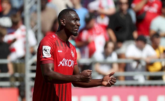 September 6, 2026, xfsx, Men s, Soccer, 2026–2027 Season, 3rd Division, Matchday 4 FC Würzburger Kickers VfB Stuttgart II (from left) Tarsis Bonga FC Würzburger Kickers gives instructions, gesticulates, gestures with his arms, single frame Würzburg AKON ARENA Bavaria Germany