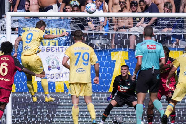Frosinone s Antonio Raimondo gol during the Serie A EniLive soccer match between Frosinone and Venezia at the Frosinone Benito Stirpe stadium, Italy - Sunday, September 6, 2026 - Soccer ( Photo by Alfredo Falcone LaPresse )  Copyright: xAlfredoxFalcone LaPressex