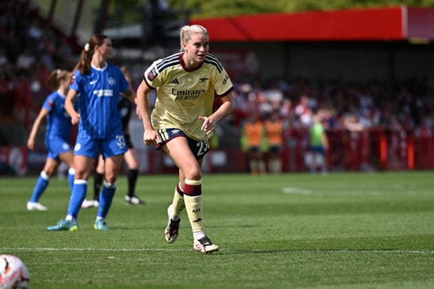 CRAWLEY, ENGLAND - SEPTEMBER 06: Alessia Russo of Arsenal in action during the Barclays Women s Super League match between Brighton & Hove Albion and Arsenal at Broadfield Stadium on September 06, 2026 in Crawley, England. Copyright: xYaroslavxDunkax xSPPx Sportspressphoto_SPR224672