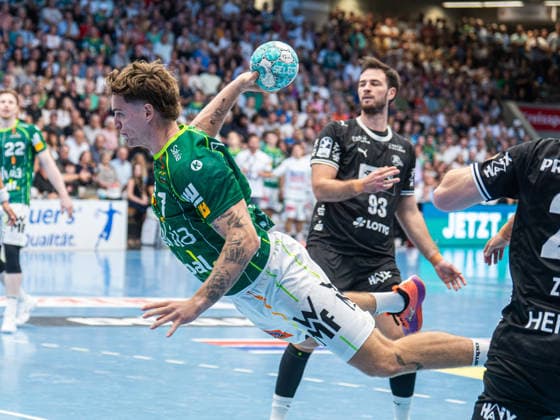 Victor Kloeve of Frisch Auf Goeppingen, No. 7, gets a clear shot on goal; Frisch Auf Goeppingen vs. THW Kiel, Handball, 1st Bundesliga, Men s, 2026–2027 season, September 6, 2026, Frisch Auf Goeppingen vs. THW Kiel, Handball, 1st Bundesliga, Men, 2026–2027 Season, September 6, 2026, Goeppingen Copyright: xEibner-Pressefoto MichaelxSchmidx EP_MST