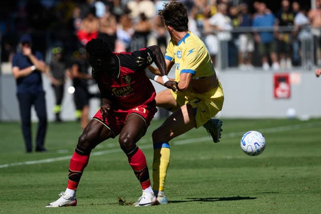 Akor Adams of Venezia FC and Giorgio Cittadini of Frosinone Calcio Mattia Compagnon of Venezia FC during the Serie A 2026 2027 football match between Frosinone Calcio and Venezia Calcio at Benito Stirpe Stadium in Frosinone (Italy), September 6, 2026. andreaxstaccioli