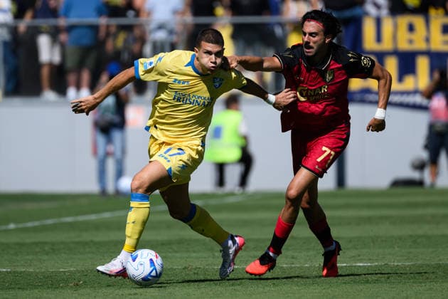 Giorgi Kvernadze of Frosinone Calcio and Kike Perez of Venezia FC Mattia Compagnon of Venezia FC during the Serie A 2026 2027 football match between Frosinone Calcio and Venezia Calcio at Benito Stirpe Stadium in Frosinone (Italy), September 6, 2026. andreaxstaccioli