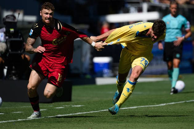 Antoine Hainaut of Venezia FC and Gabriele Bracaglia of Frosinone Calcio during the Serie A 2026 2027 football match between Frosinone Calcio and Venezia Calcio at Benito Stirpe Stadium in Frosinone (Italy), September 6, 2026. andreaxstaccioli