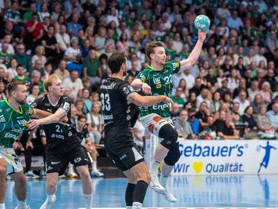 Erik Persson, Frisch Auf Goeppingen, No. 22 on the ball, Frisch Auf Goeppingen vs. THW Kiel, Handball, 1st Bundesliga, Men, 2026–2027 season, September 6, 2026, Frisch Auf Goeppingen vs. THW Kiel, Handball, 1st Bundesliga, Men, 2026–2027 Season, September 6, 2026, Goeppingen Copyright: xEibner-Pressefoto MichaelxSchmidx EP_MST