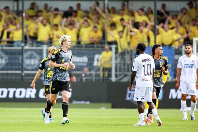 IJMUIDEN , 06-09-2026 , Buko Stadion , season 2026 2027 , Dutch , eredivisie , match between Telstar and Cambuur , picture shows, SC Cambuur player Nicolas Binder scores the 0-2 and celebrates Telstar - Cambuur  x206579498x Copyright: