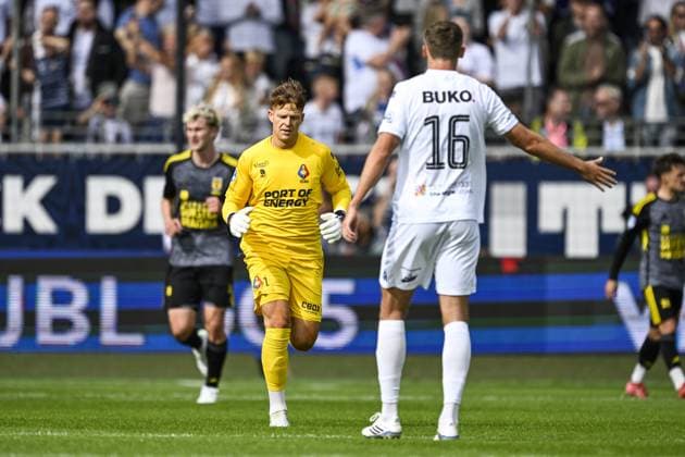 VELSEN - (lr) Telstar goalkeeper Ronald Koeman Junior and Sem Valk of Telstar celebrate the 1-2 during the Dutch Eredivisie match between Telstar and Cambuur at the BUKO Stadium on September 6, 2026, in Velsen, the Netherlands. OLAF KRAAK ANP Eredivisie 2026 27 xVIxANPxSportx xxANPxIVx 567373313 originalFilename: 567373313.jpg