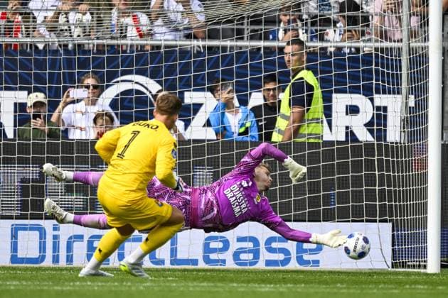 VELSEN - Telstar goalkeeper Ronald Koeman Junior scores the 1-2 during the Dutch Eredivisie match between Telstar and Cambuur at the BUKO Stadium on September 6, 2026, in Velsen, the Netherlands. OLAF KRAAK ANP Eredivisie 2026 27 xVIxANPxSportx xxANPxIVx 567373428 originalFilename: 567373428.jpg