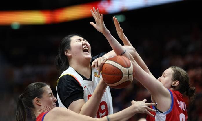 China™ Ziyu Zhang fights for the ball during a game between China and the Czech Republic in the group phase at the FIBA Women s Basketball World Cup, on Sunday 6 September 2026, in Berlin, Germany. The FIBA Women s Basketball World Cup takes place in Berlin from 4 to 23 September 2026. VIRGINIExLEFOUR  x185443905x