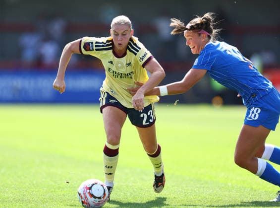 Crawley, England, 6th September 2026. Alessia Russo of Arsenal is challenged by Caitlin Hayes of Brighton & Hove Albion during the Brighton Women vs Arsenal Women Barclays Women s Super League match at Broadfield Stadium, Crawley. Picture credit should read: Paul Terry Sportimage EDITORIAL USE ONLY. No use with unauthorised audio, video, data, fixture lists, club league logos or live services. Online in-match use limited to 120 images, no video emulation. No use in betting, games or single club league player publications. SPI_024_PT_Brighton_W_Arsenal_W SPI-4977-0024