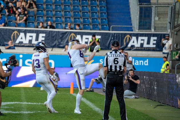 Germany, September 6, 2026, The AFLE Gold Bowl 2026: Panthers Wroclaw vs. Vienna Vikings, Schauinsland Reisen Arena, Duisburg, Germany—Vienna Vikings Philipp Haun and Florian Bierbaumer celebrate the first touchdown, Duisburg, Germany Copyright: xMijoxLubecx