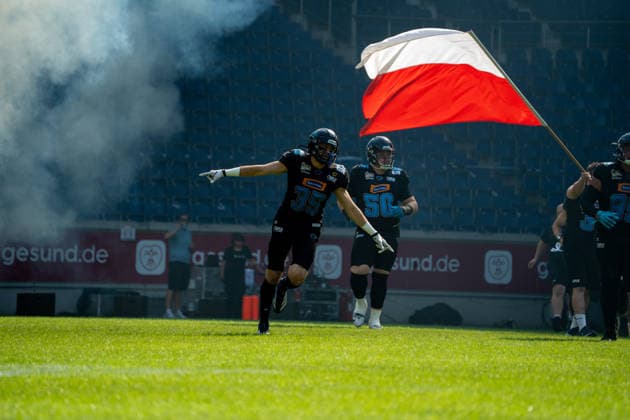 Germany, September 6, 2026, The AFLE Gold Bowl 2026: Panthers Wroclaw vs. Vienna Vikings, Schauinsland Reisen Arena, Duisburg. Panthers Wroclaw s Krzysztof Wis takes the field in Duisburg, Germany. Copyright: xMijoxLubecx