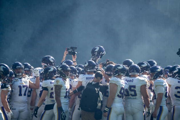 Germany, September 6, 2026, The AFLE Gold Bowl 2026: Panthers Wroclaw vs. Vienna Vikings, Schauinsland Reisen Arena, Duisburg. The Vienna Vikings players are getting ready for the game in Duisburg, Germany. Copyright: xMijoxLubecx