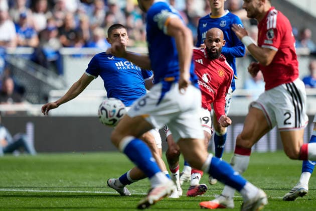 Everton v Manchester United, ManU Premier League Bryan Mbeumo of Manchester United scores a goal to make it 0-1 during the Everton v Manchester United Premier League match at the Hill Dickinson Stadium, Liverpool, England on 6 September 2026 Credit: Steve Flynn Every Second Media Editorial use only. All images are copyright Every Second Media Limited. No images may be reproduced without prior permission. All rights reserved. Premier League and Football League images are subject to licensing agreements with Football DataCo Limited. see https: www.football-dataco.com Copyright: xIMAGO EveryxSecondxMediax ESM-2142-0053 StevexFlynnx xEveryxSecondxMediax