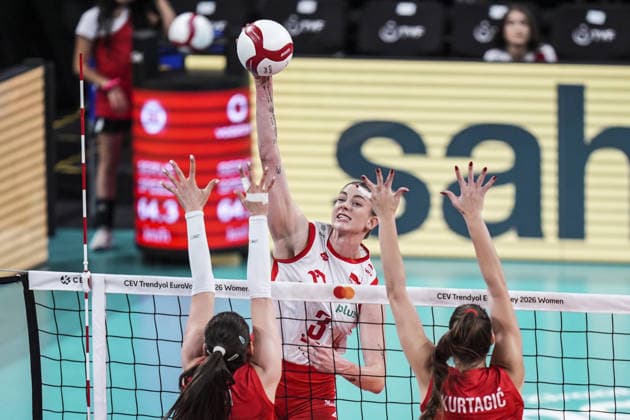 Poland v Serbia - CEV EuroVolley 2026 ISTANBUL, TURKIYE - SEPTEMBER 6: Poland s Magdalena Stysiak (3) in action against Serbia s Hena Kurtagic (R) during the third-place match between Poland and Serbia at the Trendyol 2026 CEV Women s European Volleyball Championship at Sinan Erdem Sports Hall in Istanbul, Turkiye, on September 6, 2026. Agit Erdi Ulukaya Anadolu Istanbul Turkey. Editorial use only. Please get in touch for any other usage.  Copyright: x2026xAnadoluxAgitxErdixUlukayax