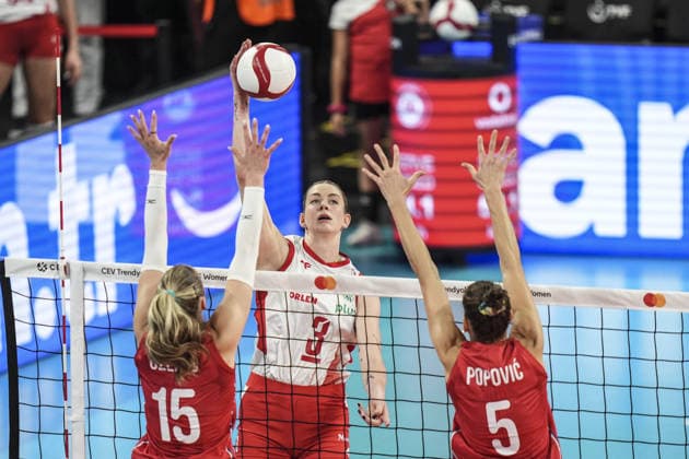 Poland v Serbia - CEV EuroVolley 2026 ISTANBUL, TURKIYE - SEPTEMBER 6: Poland s Magdalena Stysiak (3) in action against Serbia s Aleksandra Uzelac (15) during the third-place match between Poland and Serbia at the Trendyol 2026 CEV Women s European Volleyball Championship at Sinan Erdem Sports Hall in Istanbul, Turkiye, on September 6, 2026. Agit Erdi Ulukaya Anadolu Istanbul Turkey. Editorial use only. Please get in touch for any other usage.  Copyright: x2026xAnadoluxAgitxErdixUlukayax