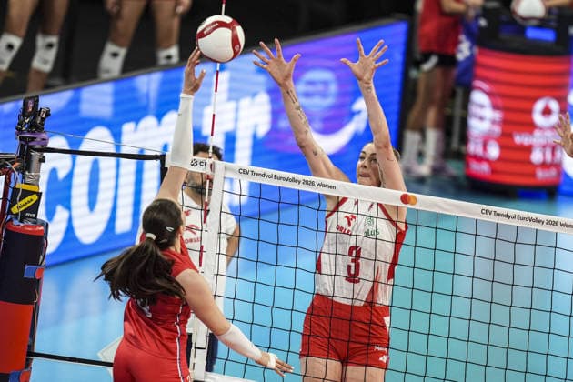 Poland v Serbia - CEV EuroVolley 2026 ISTANBUL, TURKIYE - SEPTEMBER 6: Poland s Magdalena Stysiak (3) in action against Serbia s Branka Tica (L) during the third-place match between Poland and Serbia at the Trendyol 2026 CEV Women s European Volleyball Championship at Sinan Erdem Sports Hall in Istanbul, Turkiye, on September 6, 2026. Agit Erdi Ulukaya Anadolu Istanbul Turkey. Editorial use only. Please get in touch for any other usage.  Copyright: x2026xAnadoluxAgitxErdixUlukayax