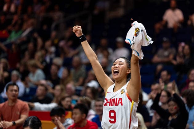 Ziting Tang, China, September 9, Cheering, GER, China vs. Czech Republic, Basketball, 2026 FIBA Women s World Cup, Group Stage, Matchday 2, September 6, 2026, GER, China vs. Czech Republic, Basketball, 2026 FIBA Women’s World Cup, Group Stage, Matchday 2, September 6, 2026, Berlin Copyright: xEibner-Pressefoto MaxxVincenx EP_MVN