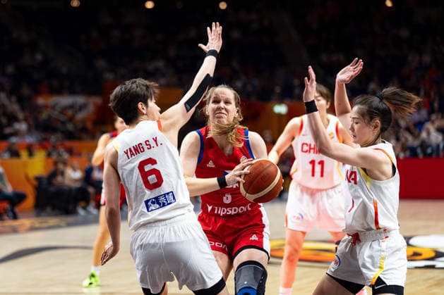 Alena Hanusova (Czech Republic), No. 3, in a one-on-one battle with Shuyu Yang (China), No. 6, and Manman Zhang (China), No. 1; GER, China vs. Czech Republic, Basketball, 2026 FIBA Women’s World Cup, Group Stage, Matchday 2, September 6, 2026, GER, China vs. Czech Republic, Basketball, 2026 FIBA Women’s World Cup, Group Stage, Matchday 2, September 6, 2026, Berlin Copyright: xEibner-Pressefoto MaxxVincenx EP_MVN