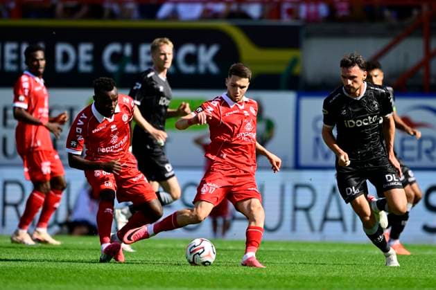 KV Kortrijk v SV Zulte Waregem - Jupiler Pro League KORTRIJK, BELGIUM - SEPTEMBER 06 : Storman Rok midfielder of KV Kortrijk during the Jupiler Pro League match between KV Kortrijk and SV Zulte Waregem on September 6, 2026 in Kortrijk, Belgium, 06 09 2026 Kortrijk Belgium  Copyright: xJanxDexMeuleneirx