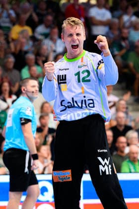 Göppingen HBL 26 27 Frisch Auf Göppingen THW Kiel Goalkeeper Kristian Saeveras Göppingen Celebration Joy Emotion Göppingen EWS Arena Baden-Württemberg Germany