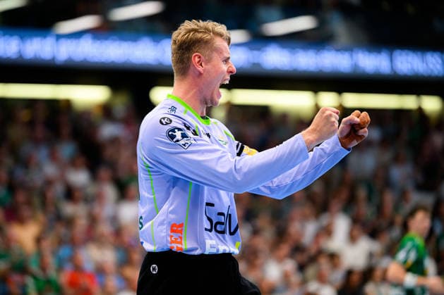 Göppingen HBL 26 27 Frisch Auf Göppingen THW Kiel Goalkeeper Kristian Saeveras Göppingen Celebration Joy Emotion Göppingen EWS Arena Baden-Württemberg Germany