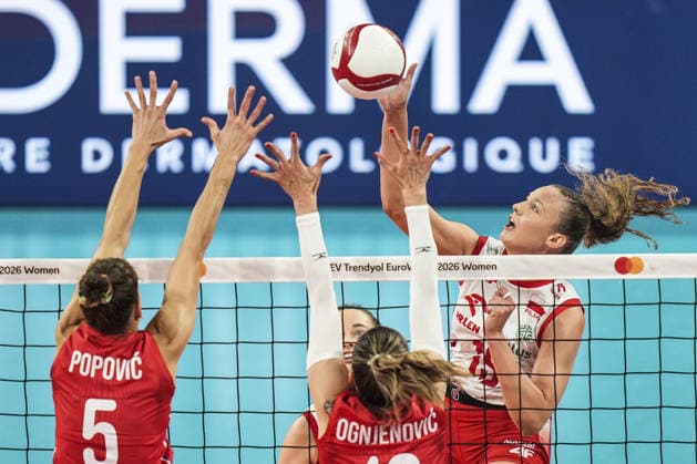 Poland v Serbia - CEV EuroVolley 2026 ISTANBUL, TURKIYE - SEPTEMBER 6: Martyna Czyrnianska (R) of Poland in action against Maja Ognjenovic (2nd R) of Serbia during the third-place match between Poland and Serbia at the Trendyol 2026 CEV Women s European Volleyball Championship at Sinan Erdem Sports Hall in Istanbul, Turkiye, on September 6, 2026. Agit Erdi Ulukaya Anadolu Istanbul Turkey. Editorial use only. Please get in touch for any other usage.  Copyright: x2026xAnadoluxAgitxErdixUlukayax