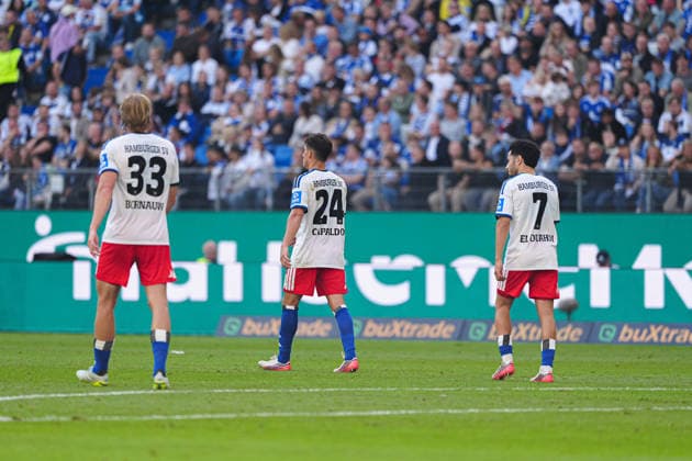 Enttäuschung Hamburger SV nach Tor zum 0:2 Phillipp Mwene (1. FSV Mainz 05, 02) GER, Hamburger SV vs. 1. FSV Mainz 05, Fußball, 1. Bundesliga, Spieltag 02, Saison 2026 2027, 06.09.2026 DFL REGULATIONS PROHIBIT ANY USE OF PHOTOGRAPHS AS IMAGE SEQUENCES AND OR QUASI-VIDEO GER, Hamburger SV vs. 1. FSV Mainz 05, Fußball, 1. Bundesliga, Spieltag 02, Saison 2026 2027, 06.09.2026 Hamburg *** Disappointment for Hamburger SV after Philipp Mwene s goal to make it 0-2, 1 FSV Mainz 05, Matchday 2, GER, Hamburger SV vs. 1 FSV Mainz 05, Soccer, Bundesliga 1, Matchday 2, 2026–2027 Season, September 6, 2026 DFL regulations prohibit any use of photographs as image sequences and or quasi-video GER, Hamburger SV vs. 1. FSV Mainz 05, soccer, 1. Bundesliga, Matchday 2, 2026–2027 Season, September 6, 2026, Hamburg Copyright: xEibner-Pressefoto MarcelxvonxFehrnx EP_MFN