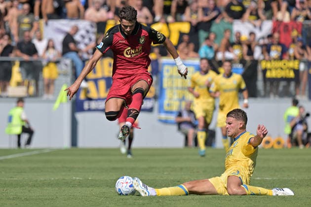 IPA88195547 - Albion Rrahmani of Venezia in action during the Serie A Enilive soccer match between Frosinone and Venezia at the Benito Stirpe Stadium on September 6, 2026, in Frosinone, Lazio. During the Frosinone Calcio vs. Venezia FC Italian Serie A soccer match in Frosinone, Italy, on September 6, 2026  Copyright: xRobertoxRamaccia IPAxSportx xx 88195547