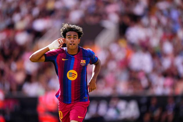 Valencia CF v FC Barcelona, Barca - LaLiga EA Sports 2026 27 Lamine Yamal right winger of Barcelona and Spain celebrates after scoring his sides first goal during the LaLiga EA Sports 2026 27 match between Valencia CF and FC Barcelona at Estadi de Mestalla on September 6, 2026 in Valencia, Spain. Valencia Spain  Copyright: xJosexBretonx originalFilename:bretonhernandez-valencia260906_np5WO.jpg
