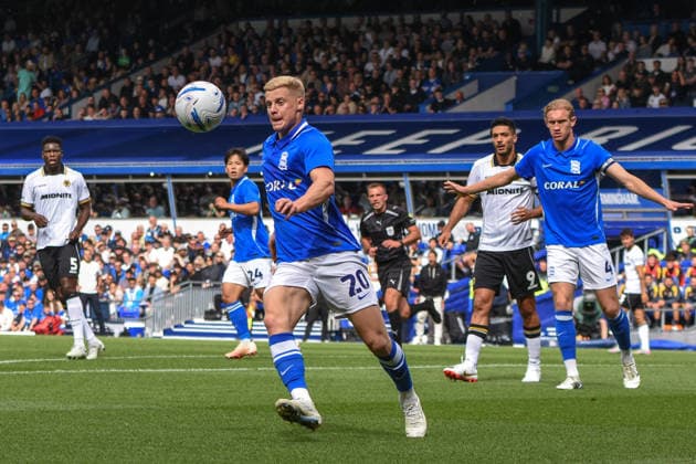 Birmingham City v Wolverhampton Wanderers, Sky Bet Championship, St Andrews @ Knighthead Park, Birmingham, UK - 6 September 2026 Birmingham City s Alex Cochrane on the ball , UK NEWSPAPERS OUT Copyright: xRichardxBowcottx