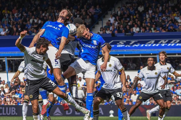 Birmingham City v Wolverhampton Wanderers, Sky Bet Championship, St Andrews @ Knighthead Park, Birmingham, UK - 6 September 2026 Wolverhampton Wanderer s Hugo Bueno, Birmingham City s Phil Neumann and Birmingham City s Christopher Klarer in action , UK NEWSPAPERS OUT Copyright: xRichardxBowcottx