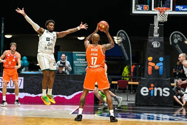 easyCredit Basketball Bundesliga, Exhibition Game, Niners Chemnitz vs. Legia Warsaw, September 6, 2026, starting at 3:00 p.m., Chemnitz, Chemnitz Arena. Pictured: 17 Darion Atkins, 11 Elias Rödl, easyCredit Basketball Bundesliga, Exhibition Game, Niners Chemnitz vs. Legia Warsaw, Chemnitz, Saxony, Germany Copyright: xEHLxMedia MichelxKöhlerx 20260609-Niners-Chemnitz-Legia-Warschau_005
